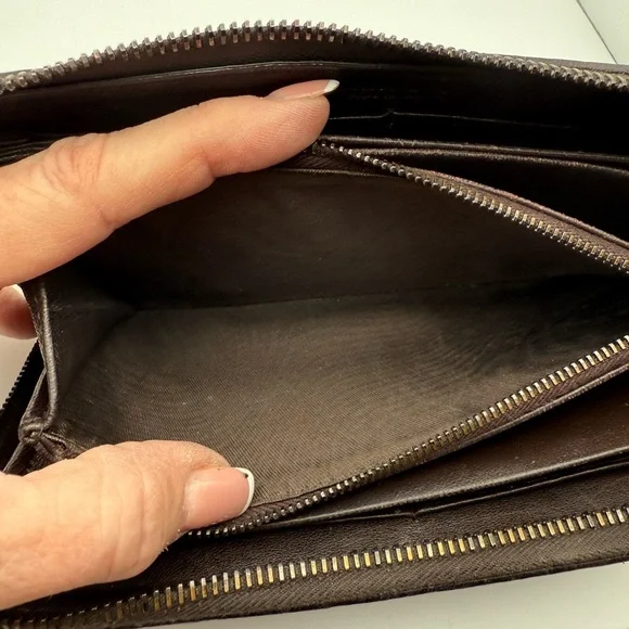 Bottega Brown Leather Wallet with Card Slots and Zipper - Picture 8 of 12